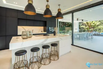 6 bedroom House for Sale in Nueva Andalucía-57911