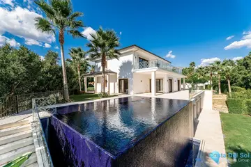 6 bedroom House for Sale in Nueva Andalucía