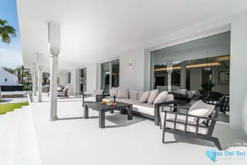 8 bedroom House for Sale in Nueva Andalucía-58134