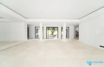 6 bedroom House for Sale in Marbella-58255