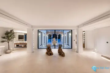 5 bedroom House for Sale in Marbella-58276