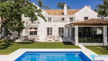 6 bedroom House for Sale in Nueva Andalucía-58286