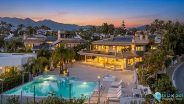 8 bedroom House for Sale in Bahía de Marbella