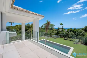 6 bedroom House for Sale in The Golden Mile-58342