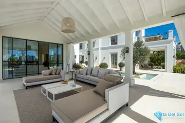 6 bedroom House for Sale in Nueva Andalucía-58362