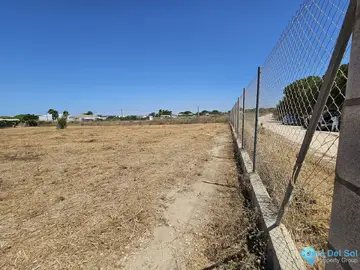 400m2 Plot for Sale in Chiclana de la Frontera-58702