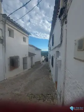 3 bedroom House for Sale in Jimena de la Frontera