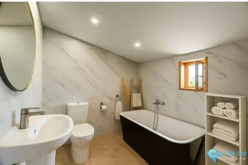 4 bedroom House for Sale in Setenil de las Bodegas-58819