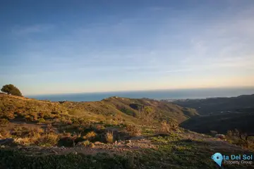 30000m2 Plot for Sale in Moclinejo