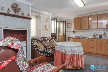 4 bedroom House for Sale in Yunquera-59218