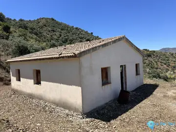 2 bedroom House for Sale in Comares