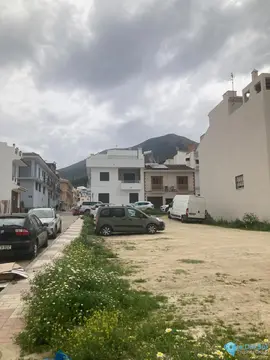 131m2 Plot for Sale in Alhaurín el Grande-59500
