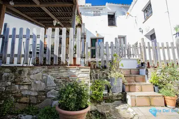2 bedroom House for Sale in Jimena de la Frontera