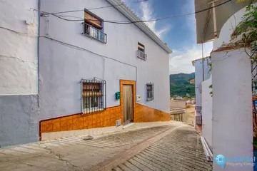 3 bedroom House for Sale in Benamargosa