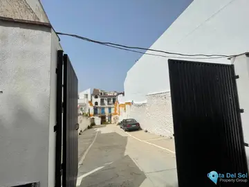 272m2 Plot for Sale in Monda-60386