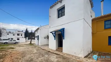 3 bedroom House for Sale in Villanueva del Rosario-60843