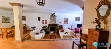 4 bedroom House for Sale in Cortes de la Frontera-61804