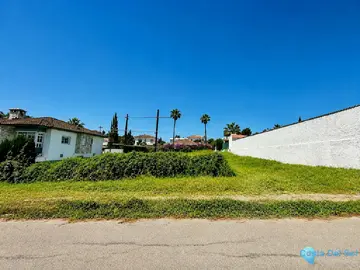 587m2 Plot for Sale in Estepona