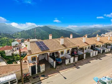 4 bedroom House for Sale in Almogía-62700