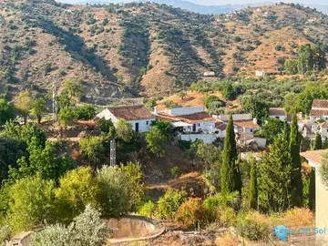 5 bedroom House for Sale in Comares