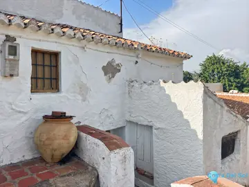 5 bedroom House for Sale in Comares-63201