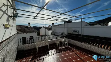 4 bedroom House for Sale in Benarrabá-63280