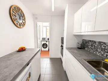 2 bedroom Apartment for Sale in San Luis de Sabinillas-63790