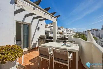 2 bedroom Apartment for Sale in Estepona-64220