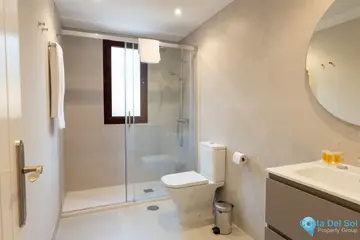 2 bedroom Apartment for Sale in Benahavís-64330