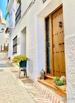 4 bedroom House for Sale in Istán