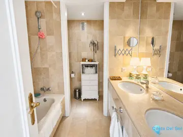 2 bedroom Apartment for Sale in La Duquesa-64572