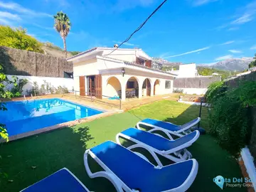 4 bedroom House for Sale in Cortes de la Frontera