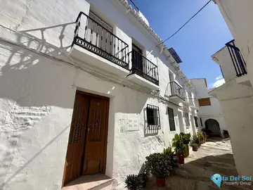 3 bedroom House for Sale in Frigiliana