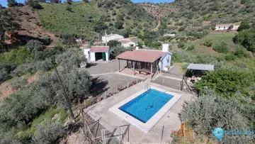 4 bedroom House for Sale in Comares-65673
