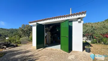 4 bedroom House for Sale in Comares-65675