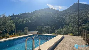 4 bedroom House for Sale in Comares-65678