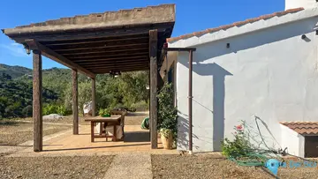4 bedroom House for Sale in Comares-65685