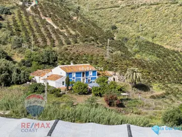 8 bedroom House for Sale in Cajiz