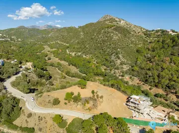 2870m2 Plot for Sale in Benahavís-66107