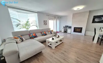 3 bedroom House for Sale in Estepona-804