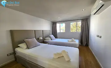 5 bedroom House for Sale in Nueva Andalucía-826