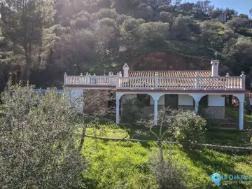 2 bedroom House for Sale in Guaro
