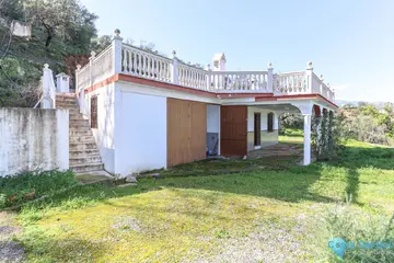 2 bedroom House for Sale in Guaro-105670