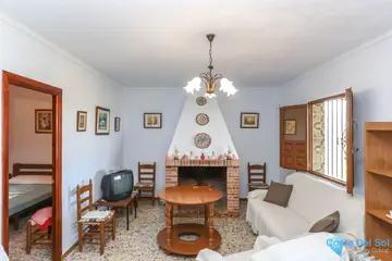 2 bedroom House for Sale in Guaro-105672