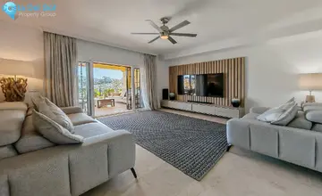 4 bedroom House for Sale in Riviera del Sol-1554