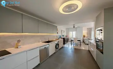 4 bedroom House for Sale in Riviera del Sol-1560