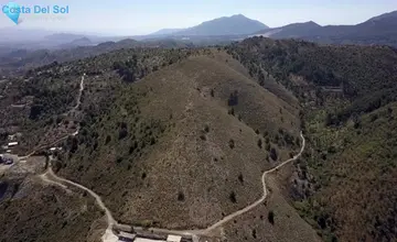 158000m2 Plot for Sale in Guaro-1821