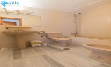5 bedroom Apartment for Sale in Fuengirola-1974