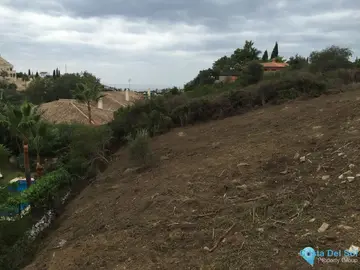 1044m2 Plot for Sale in Elviria