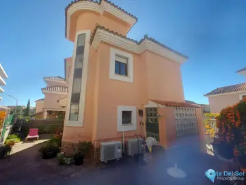 3 bedroom House for Sale in San Luis de Sabinillas-106011